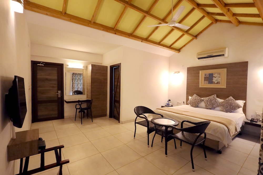 Humming Bird Resort 17/50