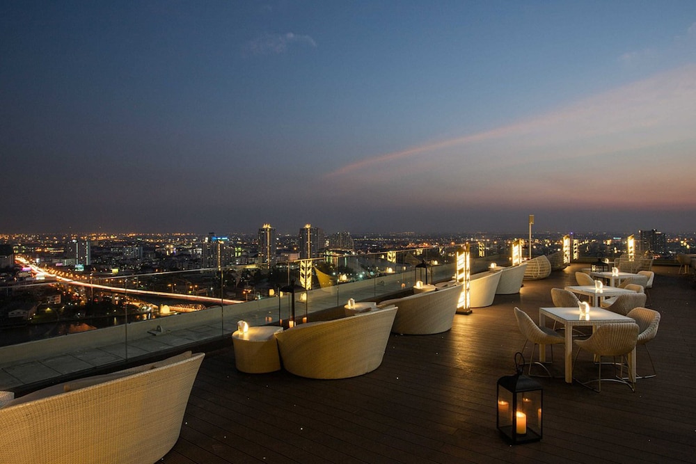 Avani Riverside Bangkok Hotel 65/72