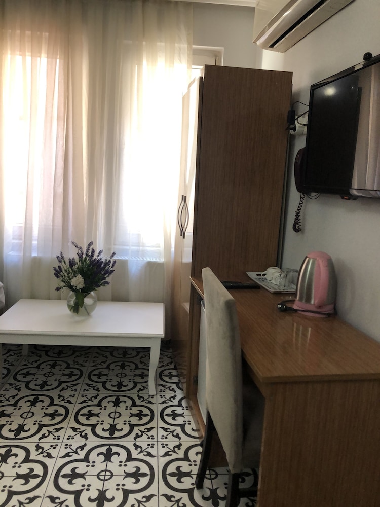 Reydel Hotel 9/72