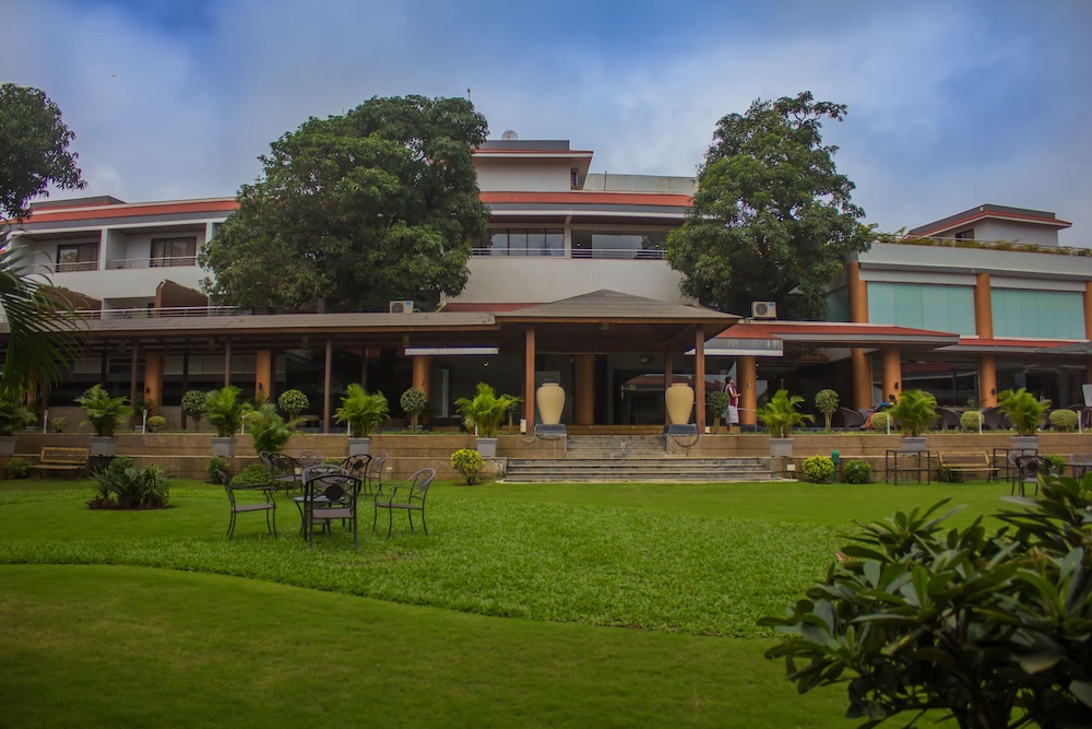 Club Mahindra Hatgad 12/18