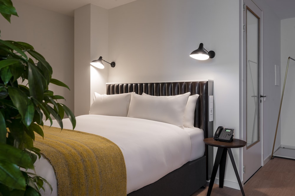 PREMIER SUITES PLUS Amsterdam 18/43