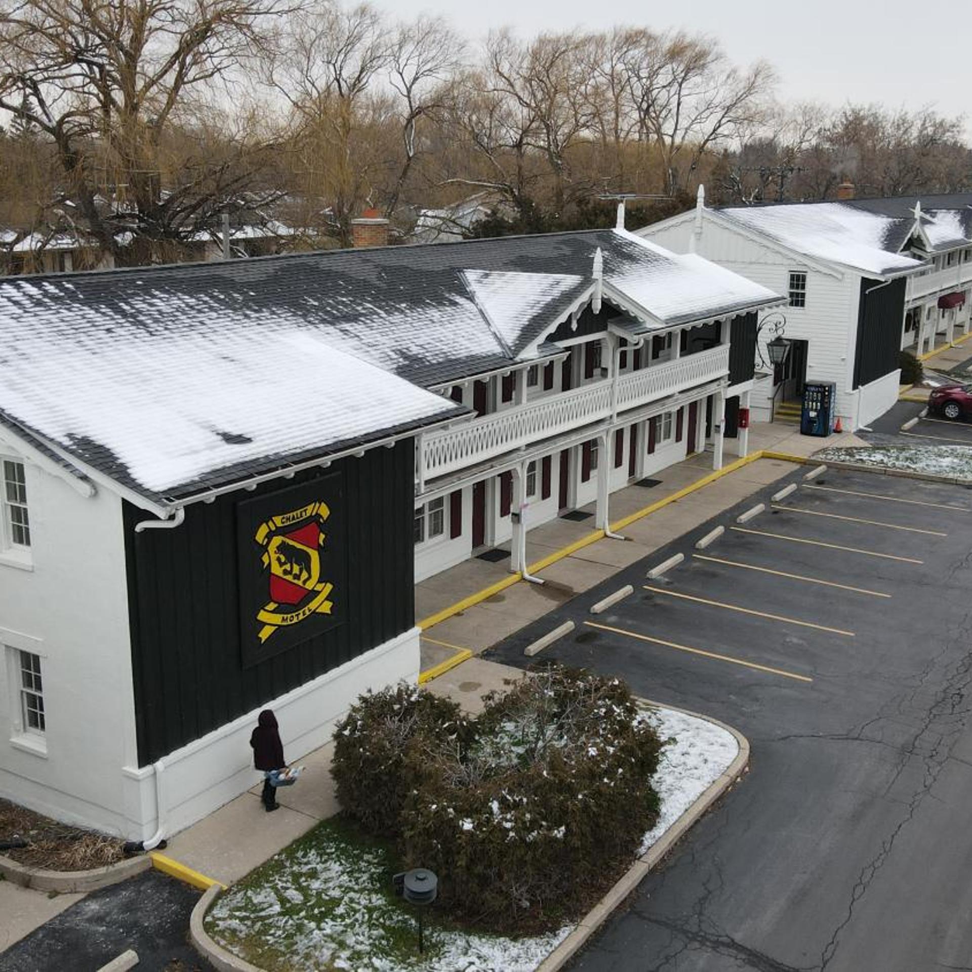Chalet Motel Mequon 6/36