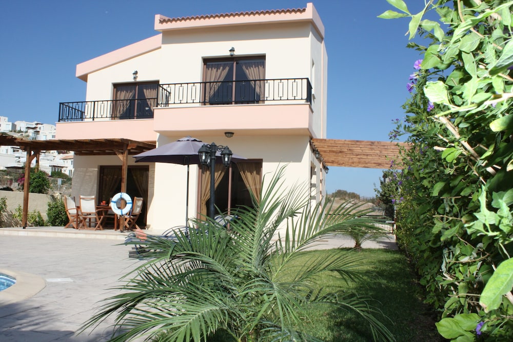 Vineland Holiday Villas 2/48