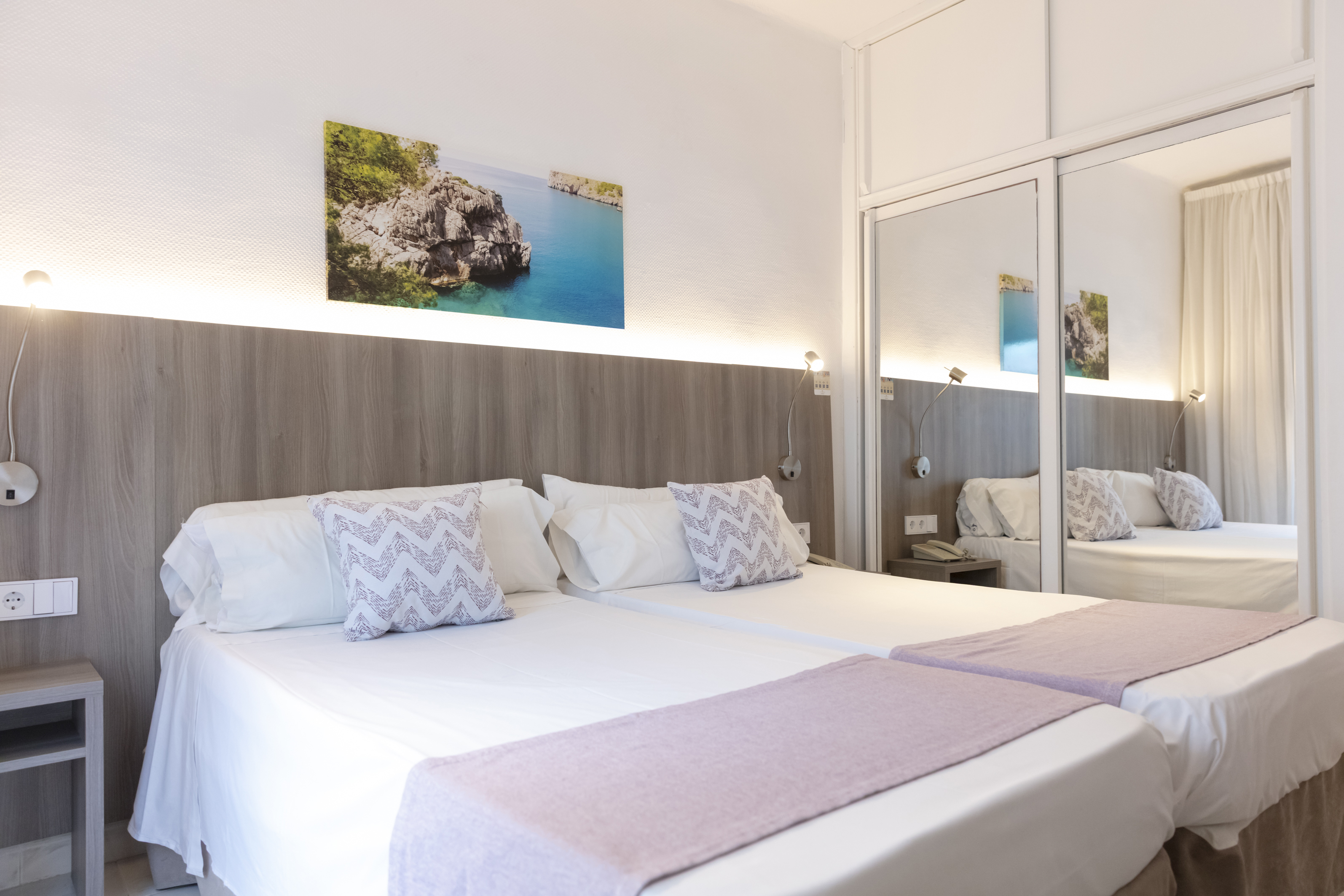 Room, Double or Twin Bed, Side Sea View
