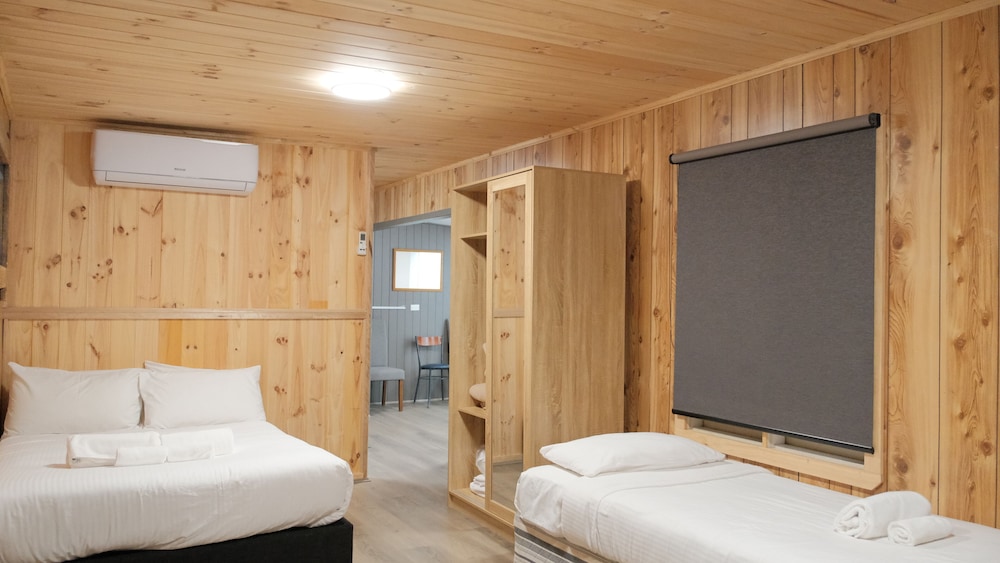 Cabin, Double and Twin Beds, 3 Bunk Beds, Riverside, Private Bathroom, Kitchenette