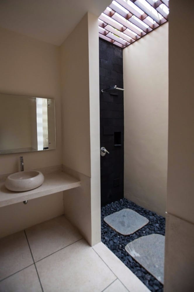 Nipah Pool Villas & Restaurant 48/50