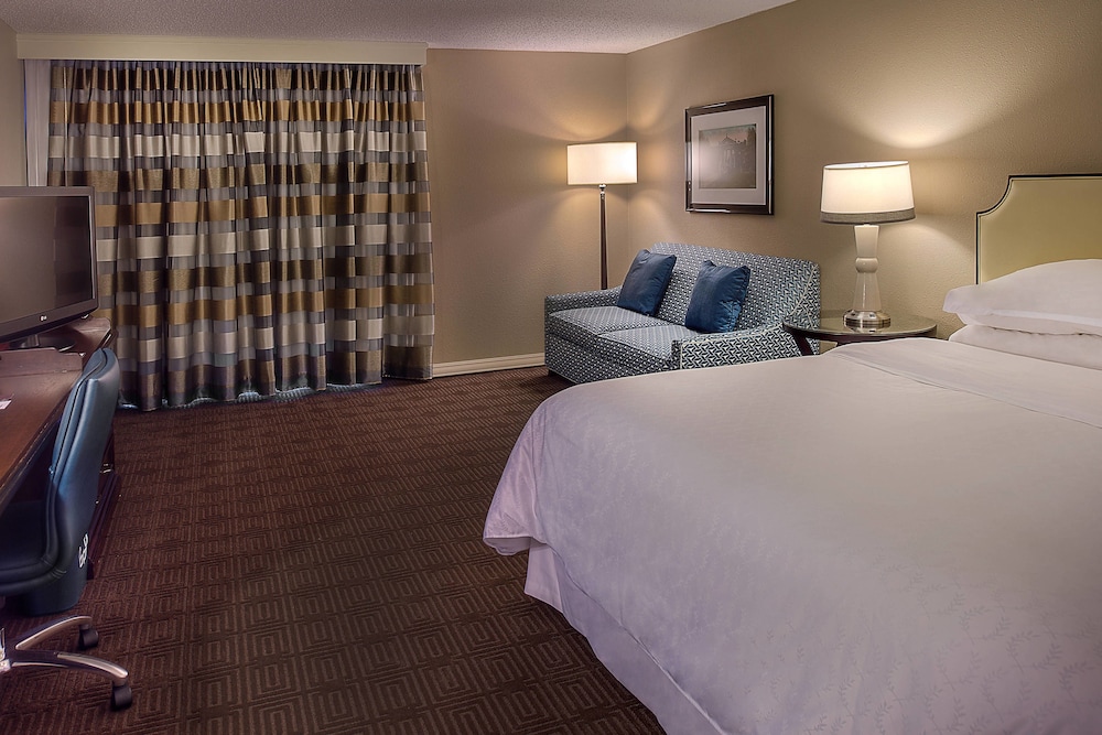 Sheraton Westport Lakeside Chalet 17/39