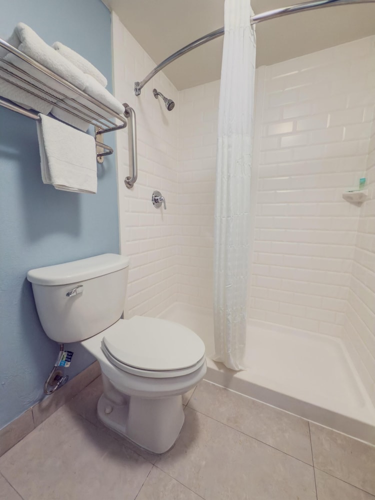 SureStay by Best Western Jacksonville Airport 51/54