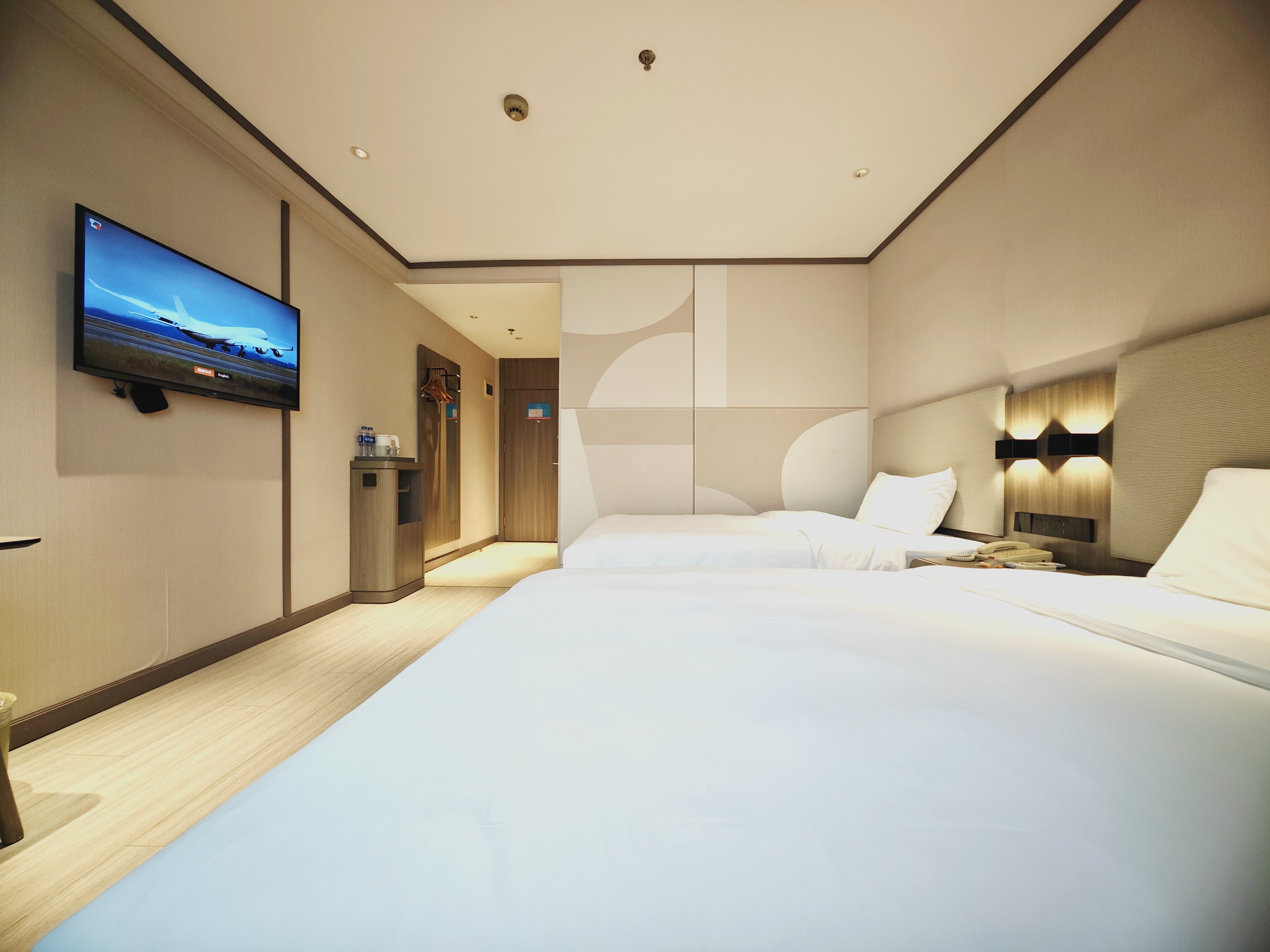 Hanting Hotel Shenzhen Bao an Airport Terminal 14/26