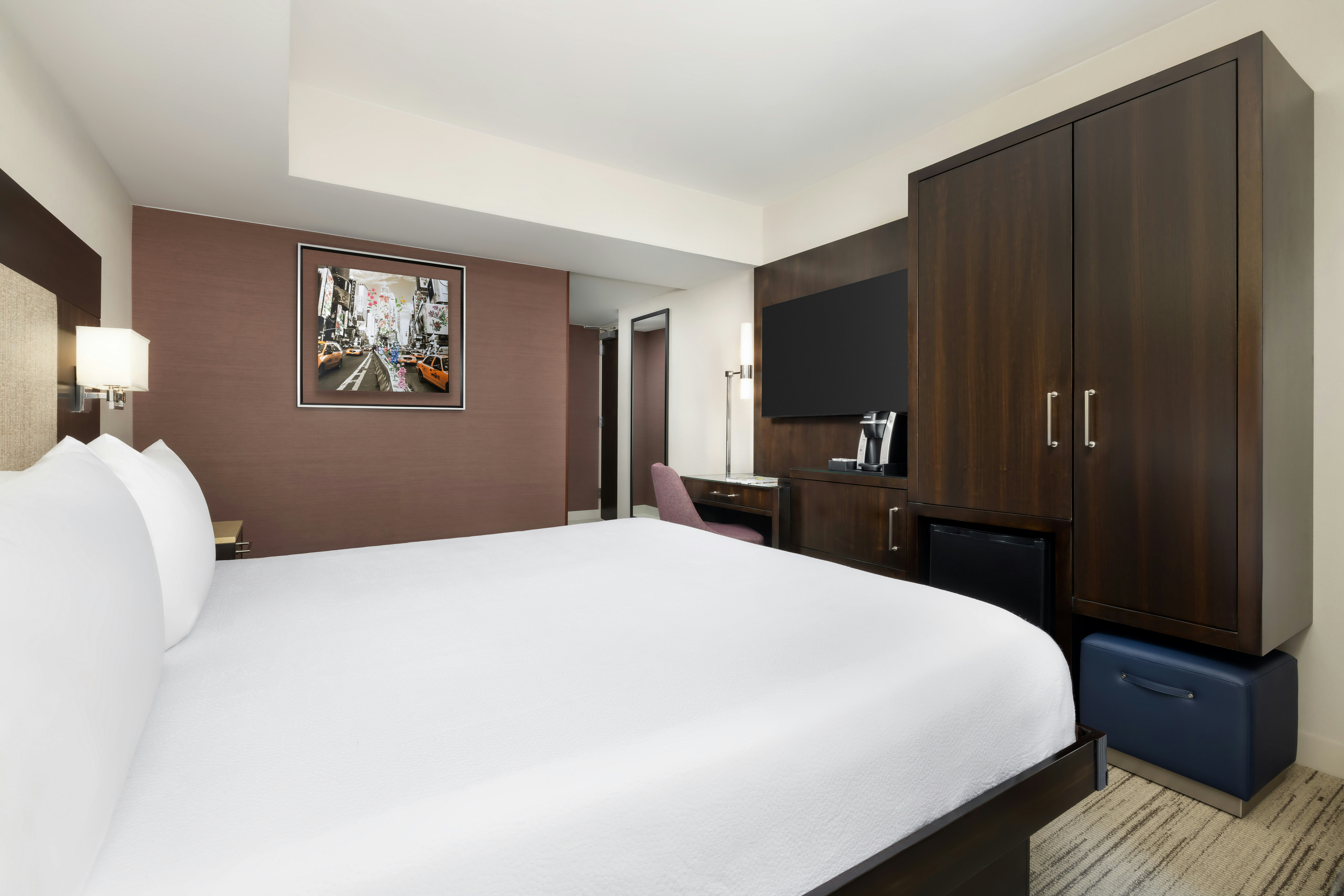 ROOM, KING BED, ACCESSIBLE