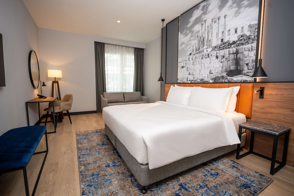 Radisson Blu Hotel Amman, Galleria Mall 10/50