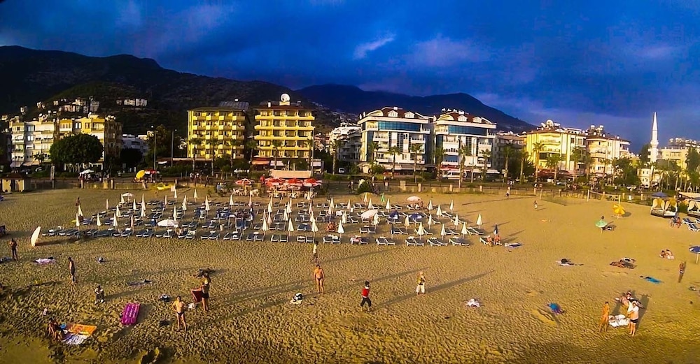 Kleopatra Beach Hotel 51/59