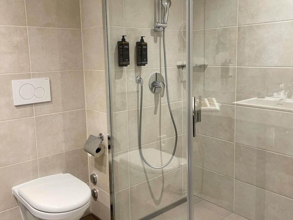 Mercure Geneva Airport 45/47