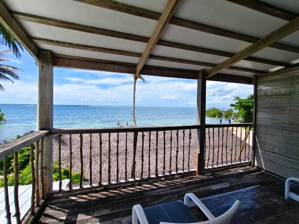 Reef Beach Resort 32/69