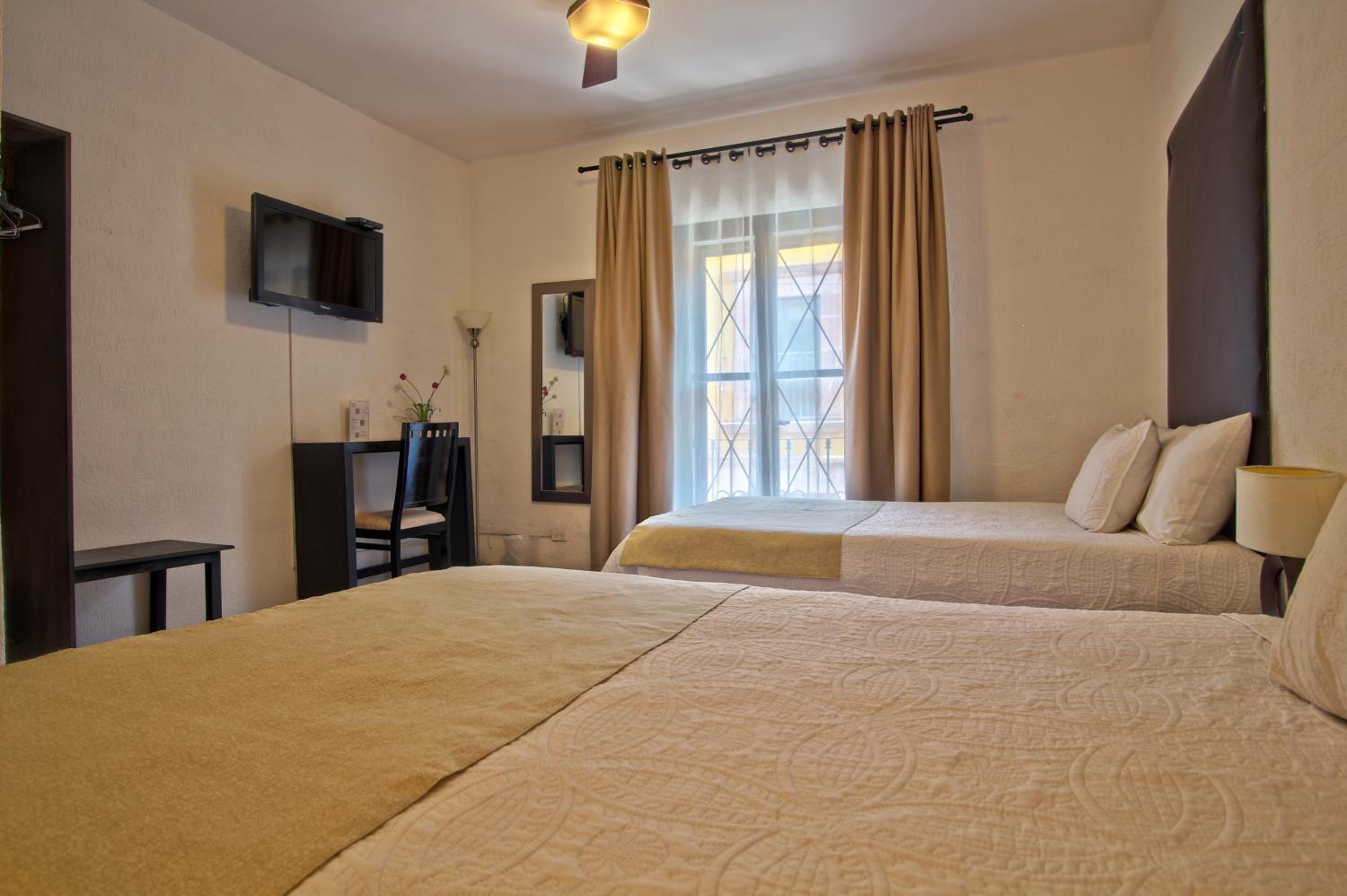 Hostal Punto 79 33/50