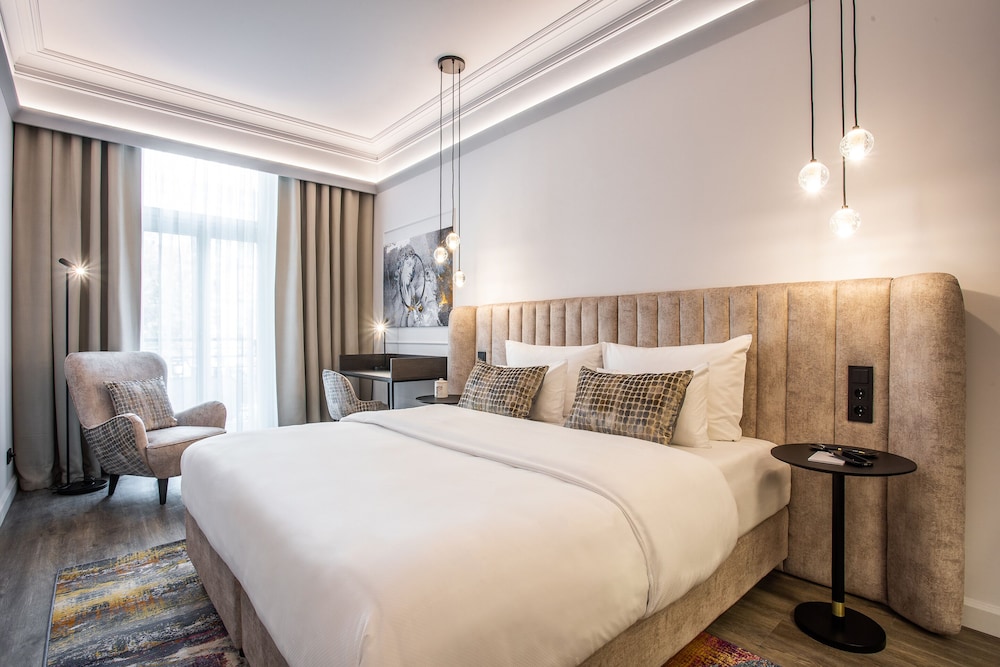 SUPERIOR, DOUBLE BED