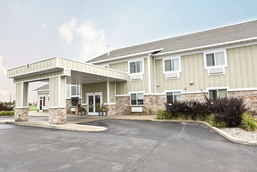 Grandstay Hotel And Suites Perham 49/54