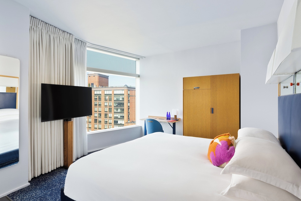 1 BEDROOM, SUITE