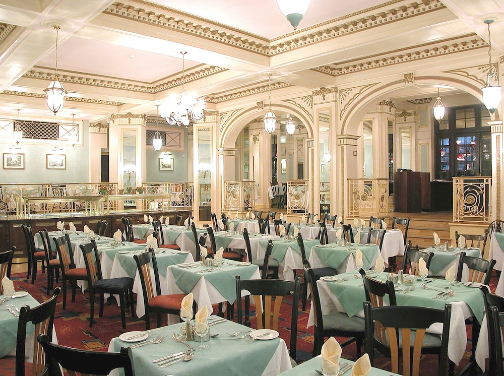Adelphi Hotel 47/69