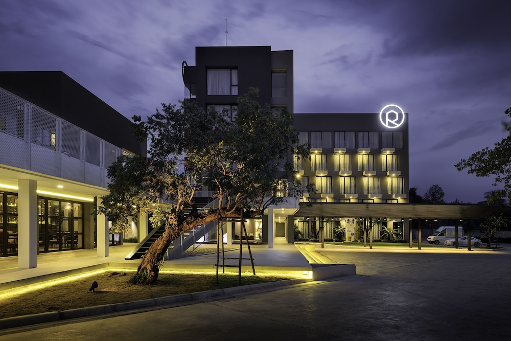 R Photo Hotel 29/33