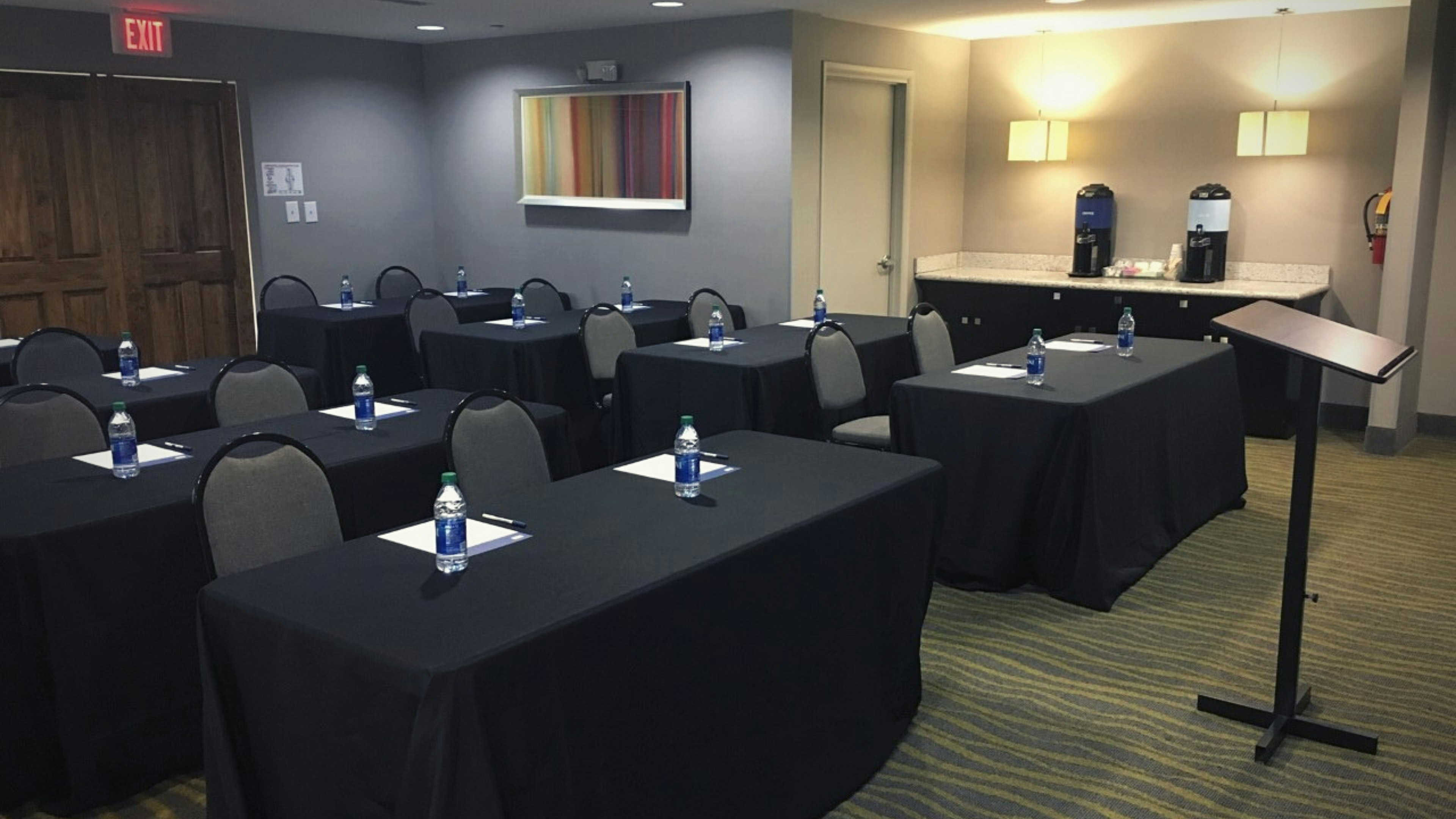 Holiday Inn Express Suites Jackson Downtown Coliseum 43/49