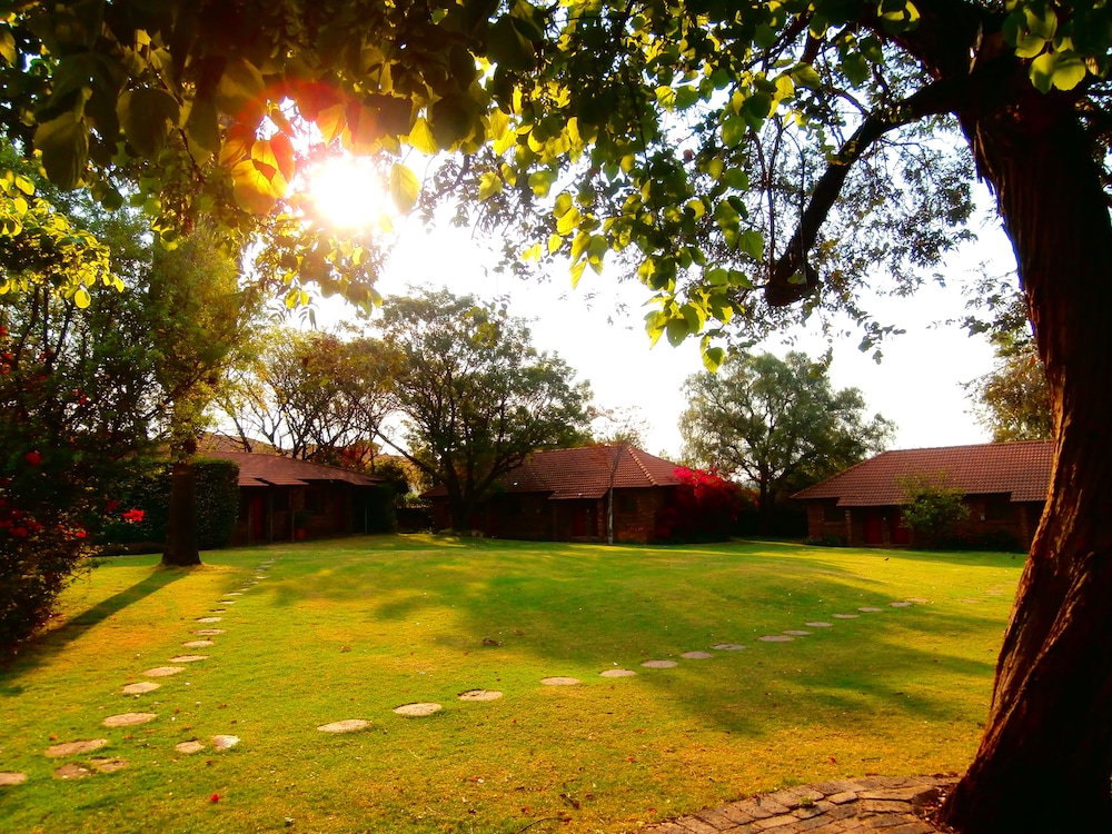 African Footprints Lodge 18/22
