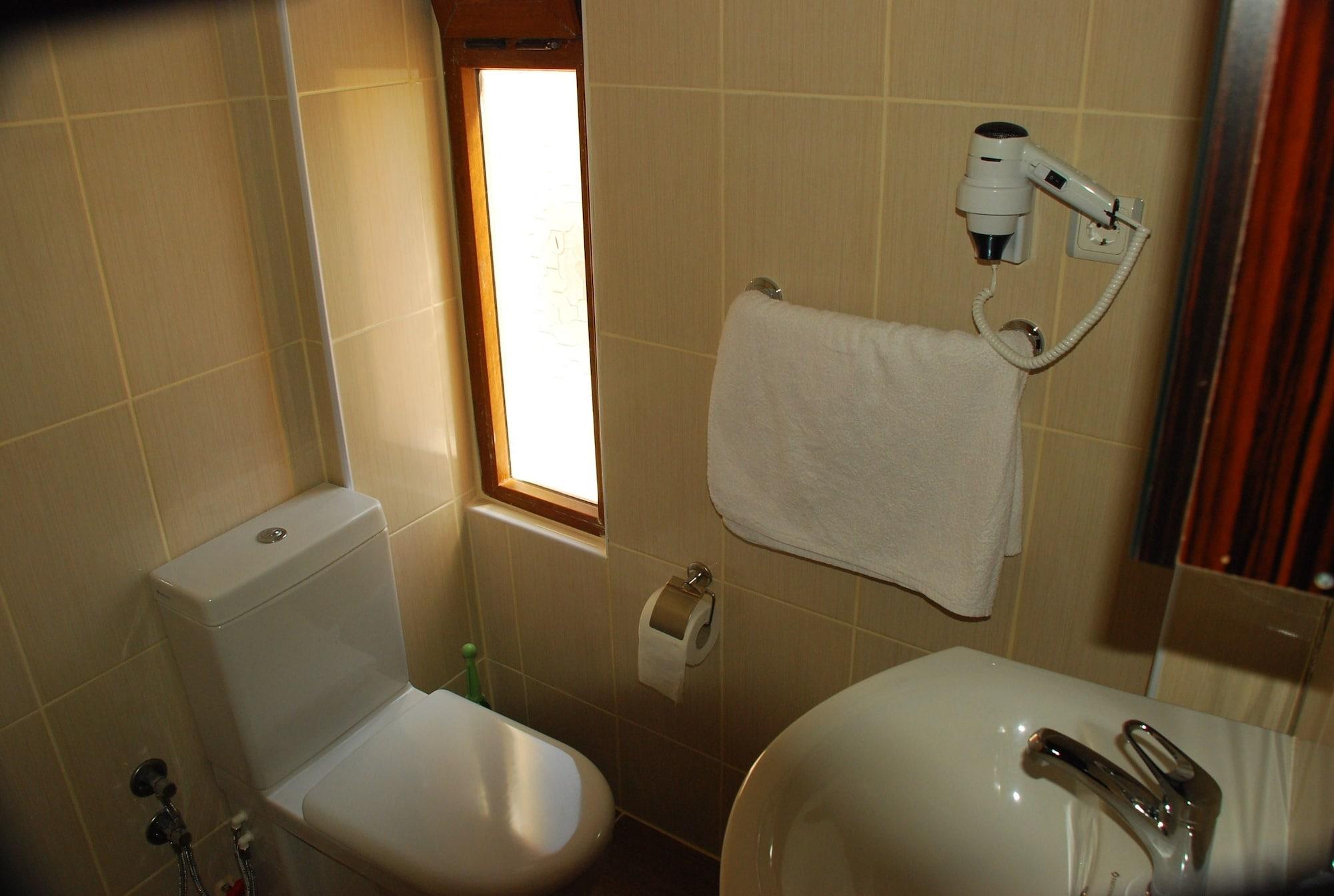 Yalcin Hotel 63/63