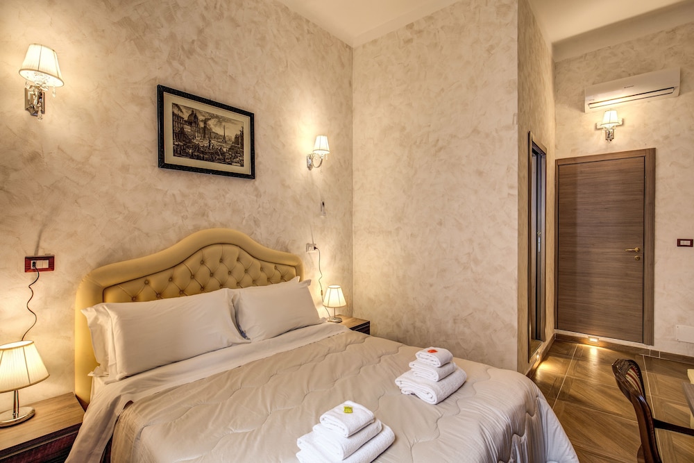 Amici Guesthouse 12/40