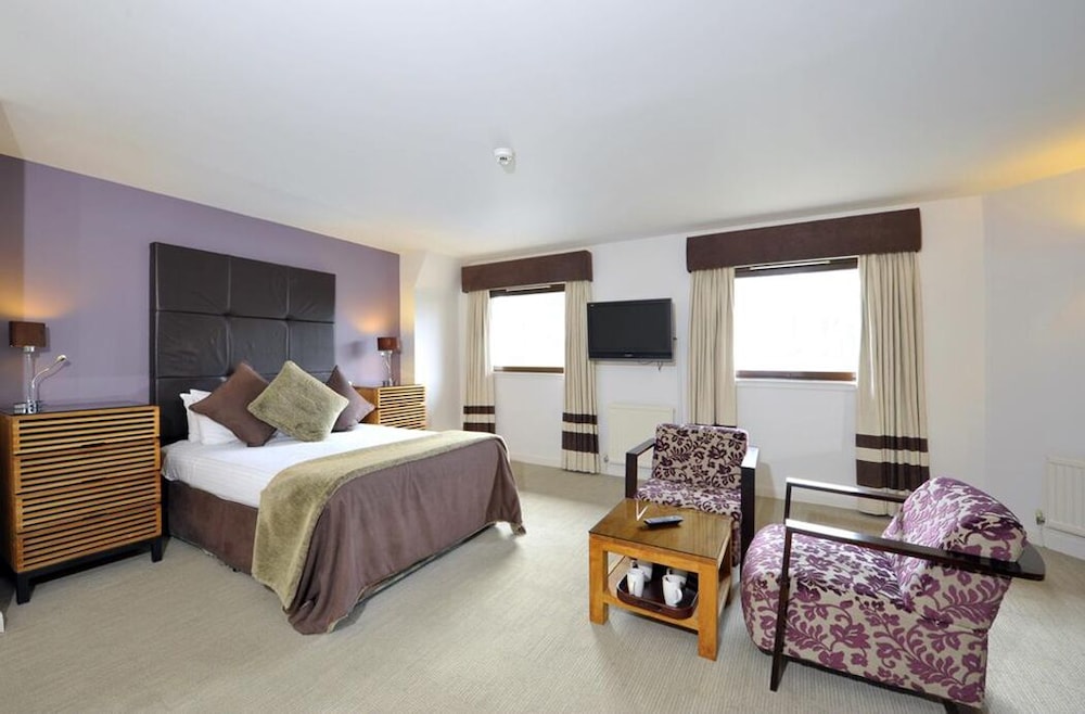 Stirling Court Hotel 31/63