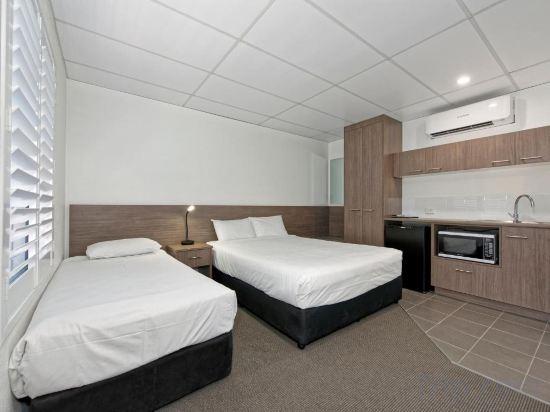 Room, Twin Beds