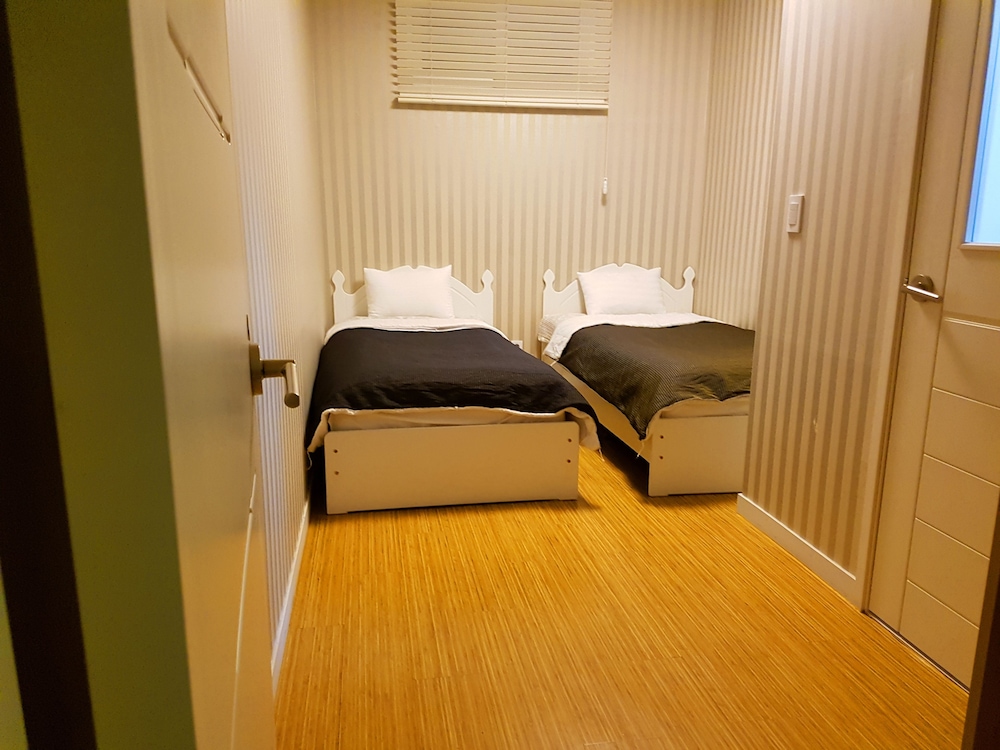 MAMA GUEST HOUSE 27/67