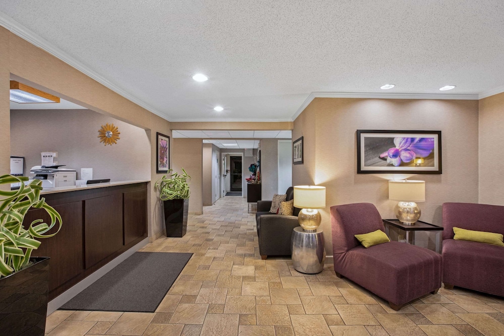 La Quinta Inn & Suites by Wyndham N Little Rock-McCain Mall 10/63