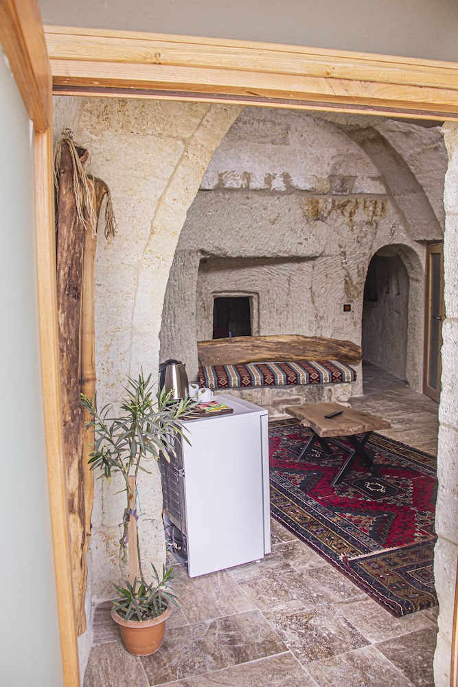 Junior Ottoman Cave 7/41