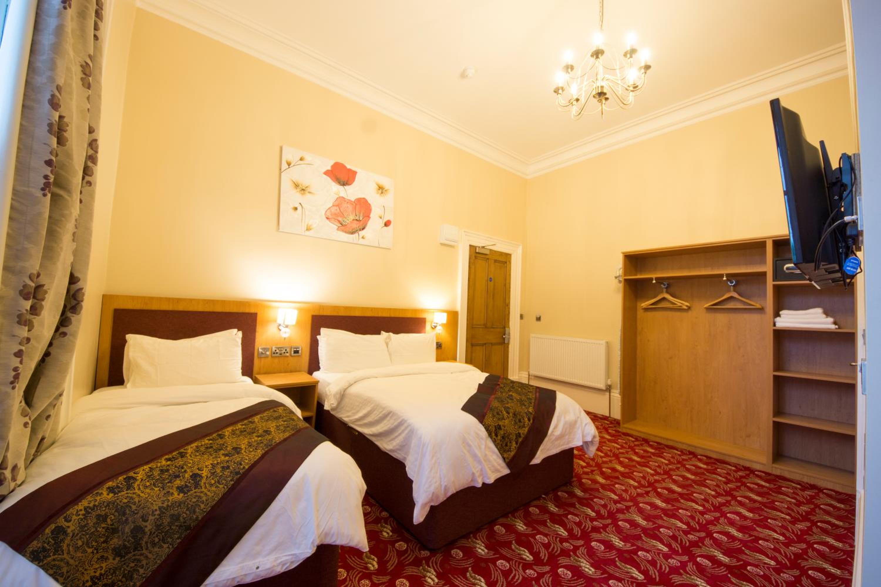 Edgerton Hotel 22/48