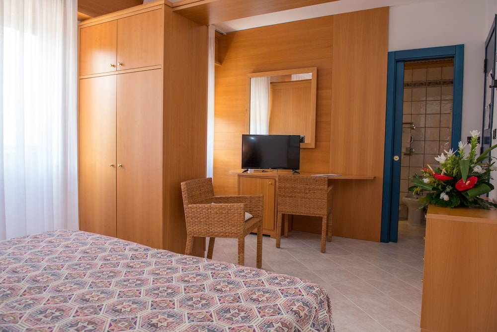 PIZZOMUNNO VIESTE PALACE HOTEL 27/77