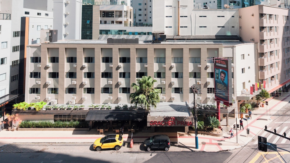Hotel Gracher Praia 61/68
