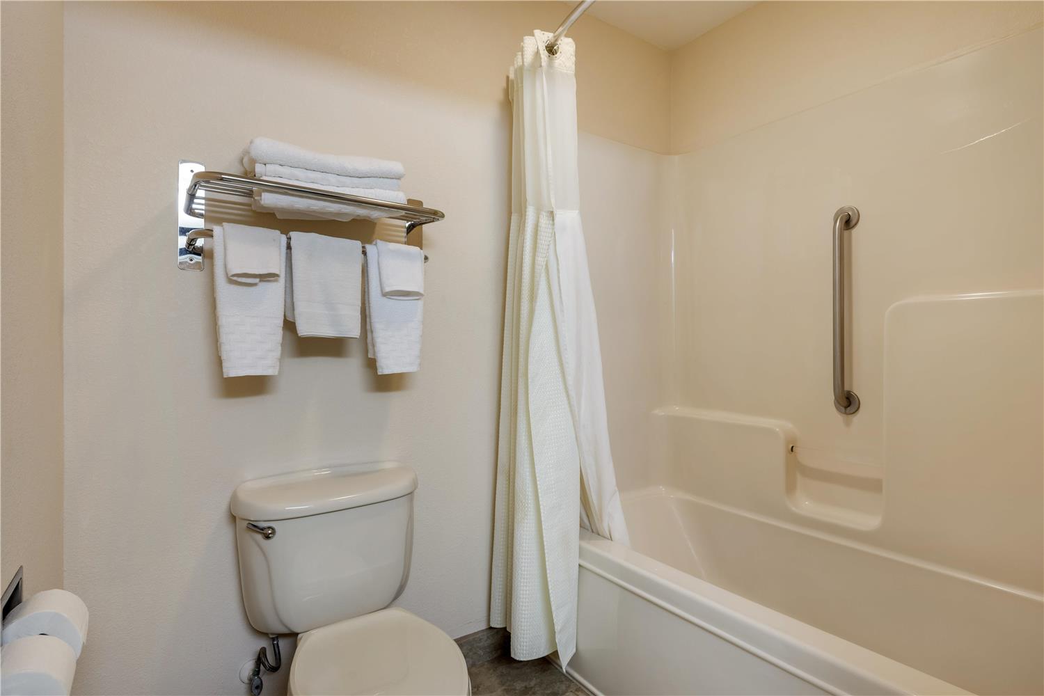 غرفة بسريرين كوين، Best Western Parsons Inn 4/4