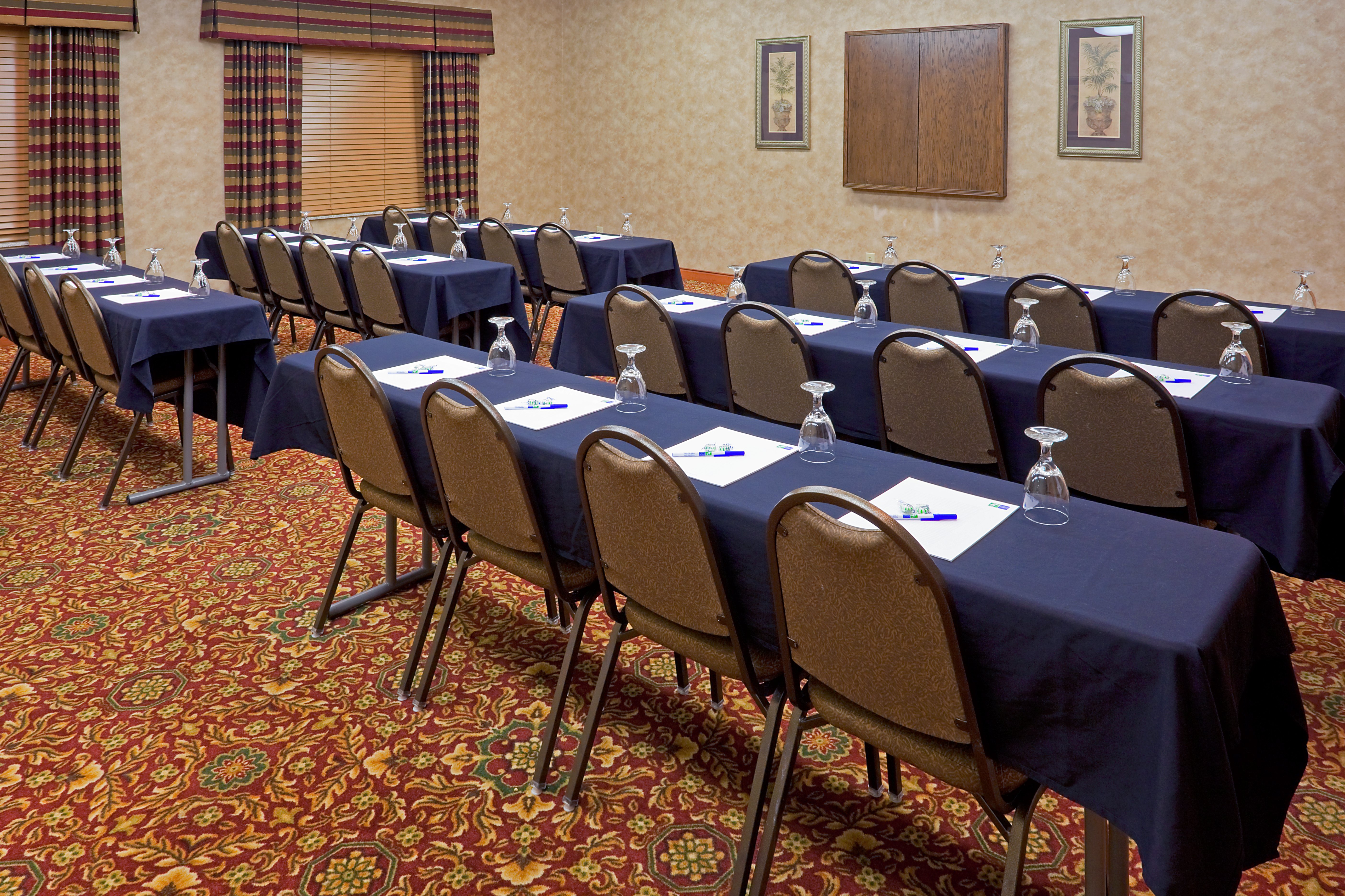 Holiday Inn Express Syracuse-Fairgrounds 65/75
