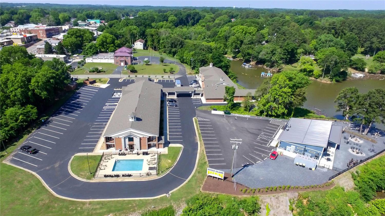 Clarion Pointe on the lake Clarksville-South Hill West 22/25