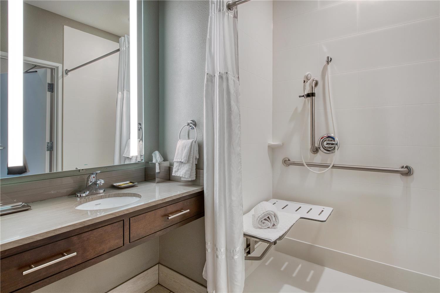 جناح بسريرين كوين مع أريكة لذوي الإعاقة، Best Western Plus Saint Peter 4/5