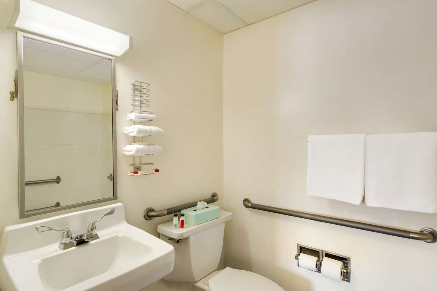 Travelodge by Wyndham Niagara Falls 31/32