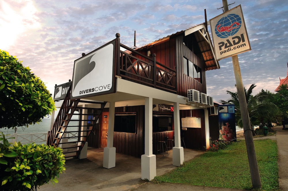 Paya Beach Spa and Dive Resort 3/50