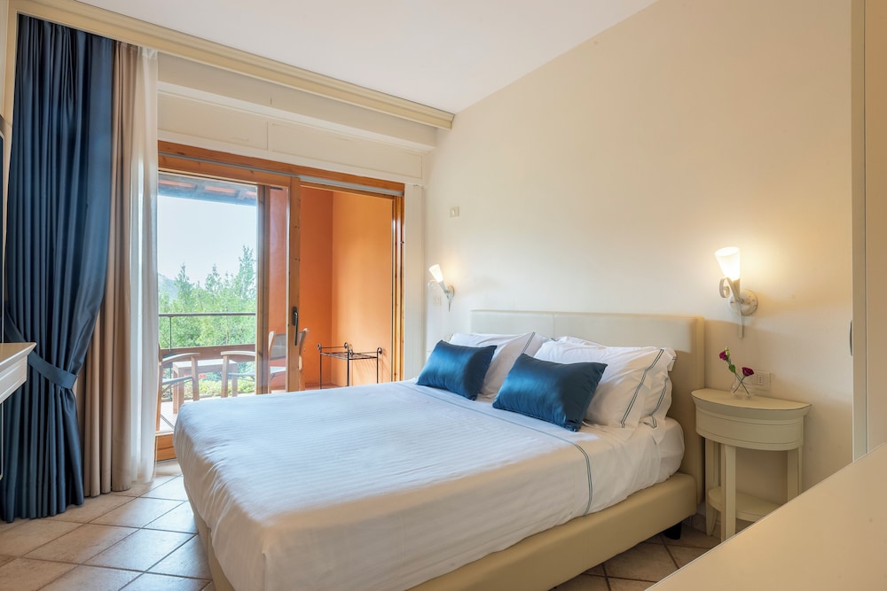 Hotel Torre Di Calapiccola 13/74