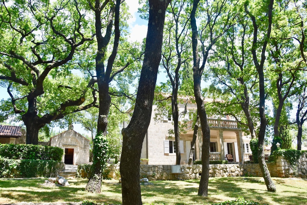 Villa Tereza 57/61