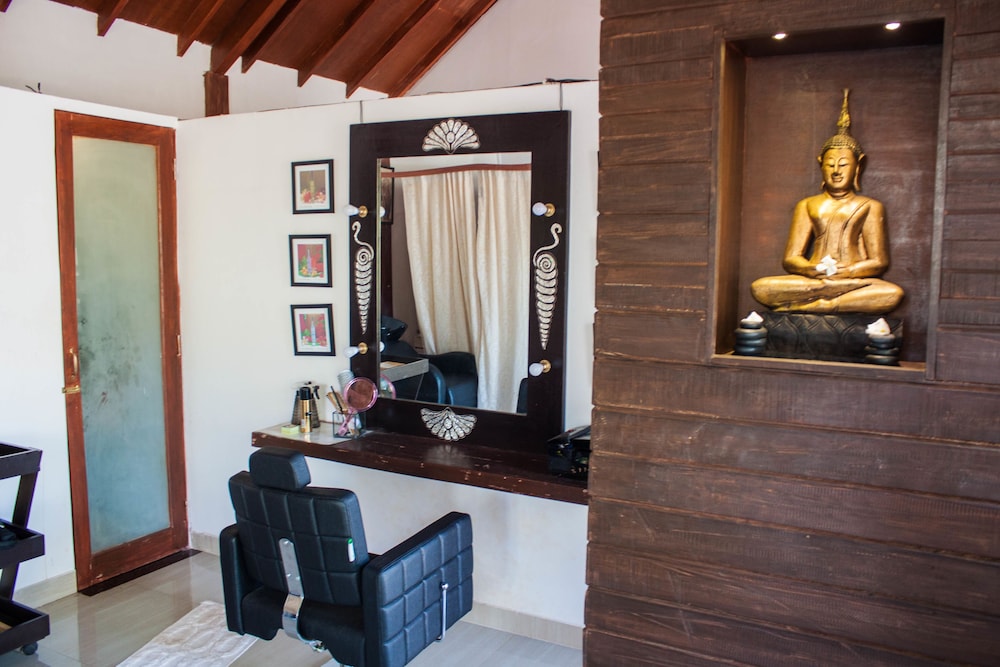 LA CABANA BEACH and SPA 15/65
