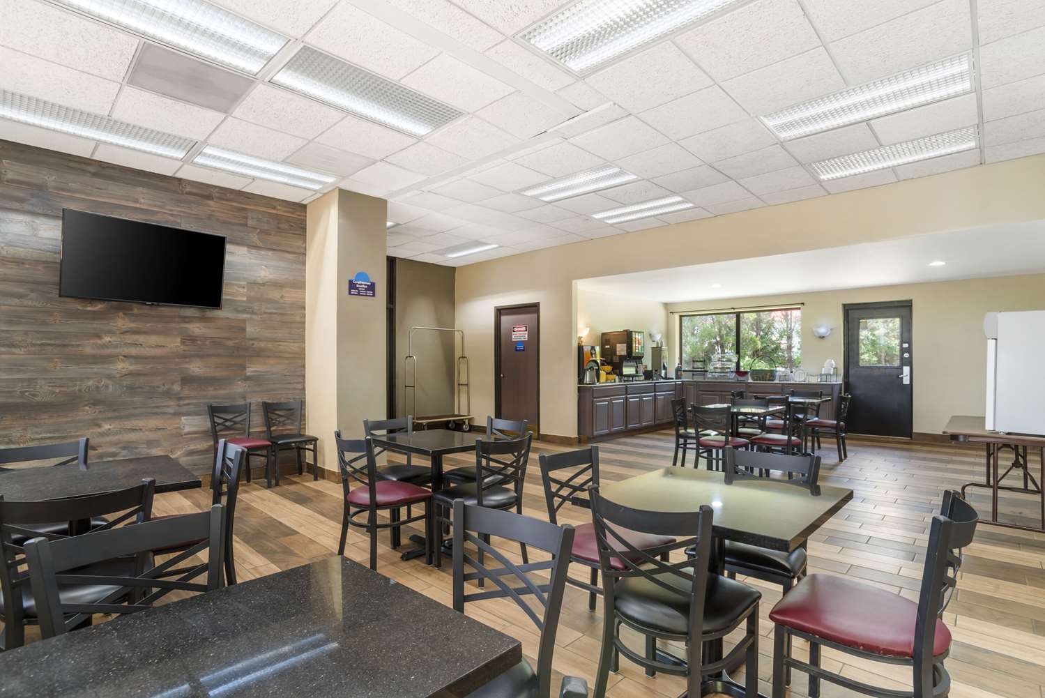 Quality Inn near Speedway 10/16