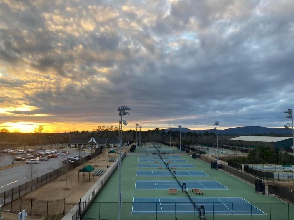 Fairfield Inn & Suites by Marriott Rome 10/15