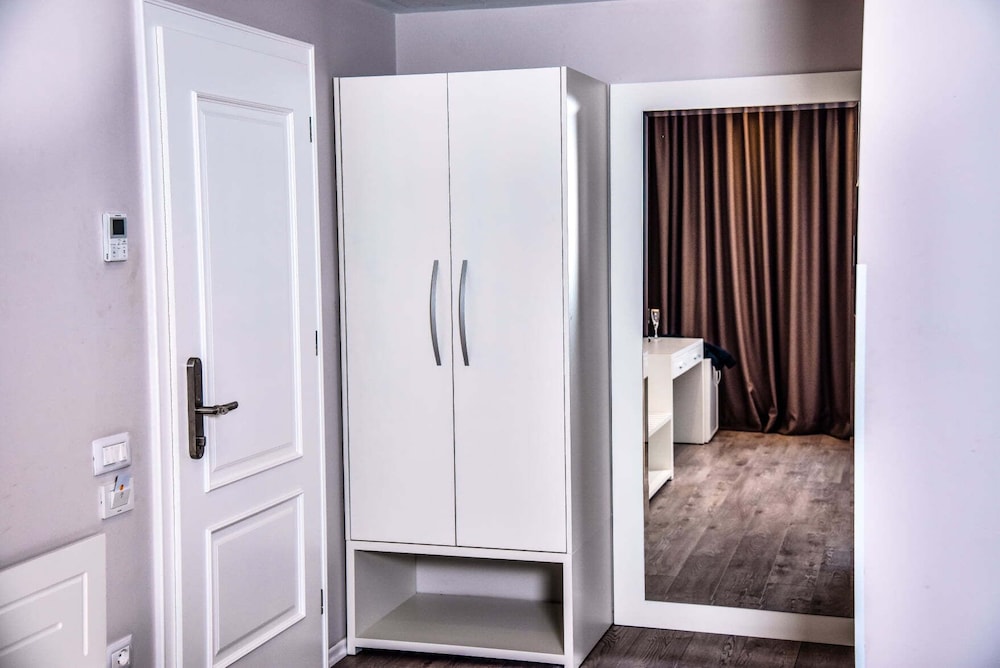 VH Broadway Tirana Hotel 46/50