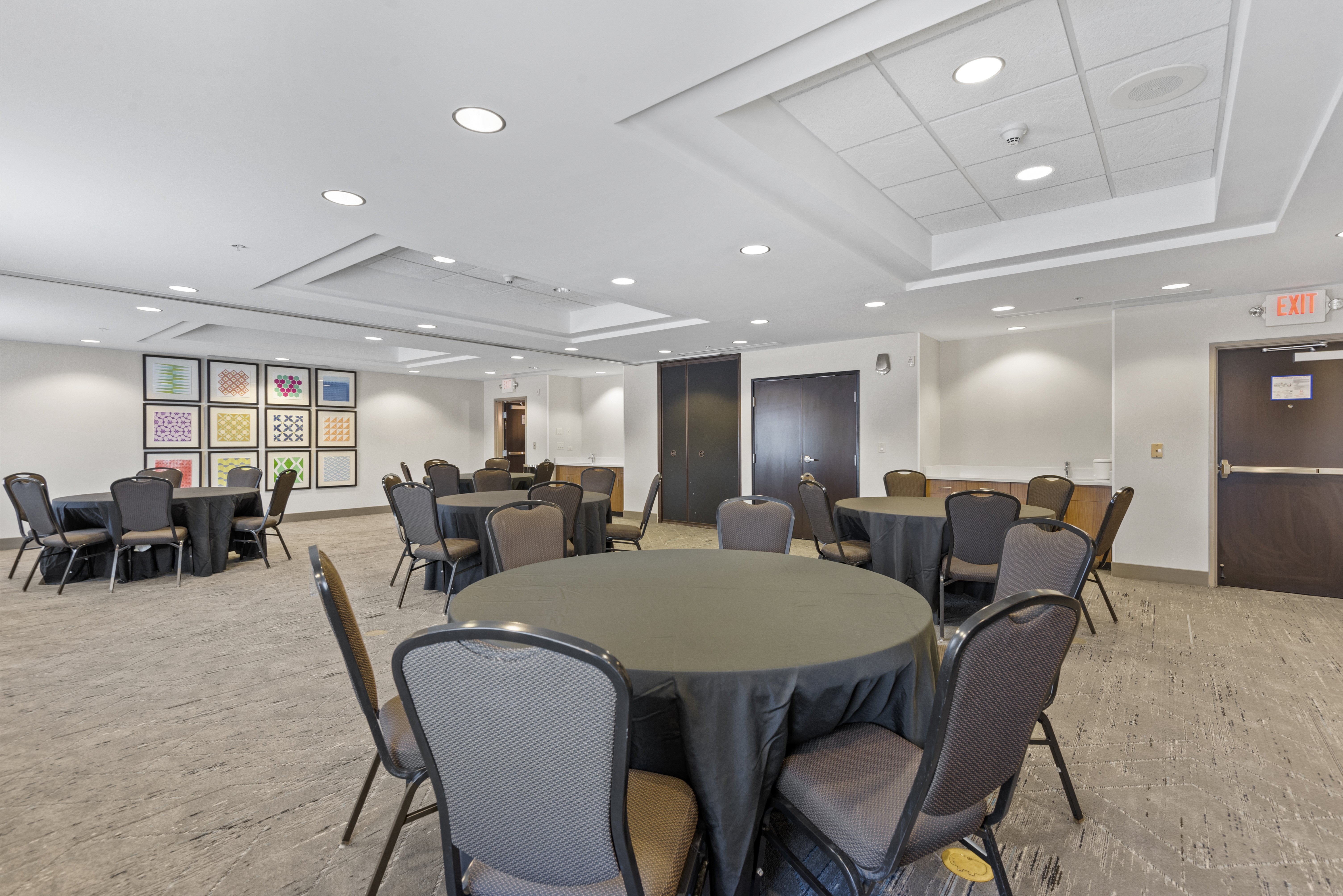 Holiday Inn Express Hotel & Suites Tulsa South Bixby 42/50