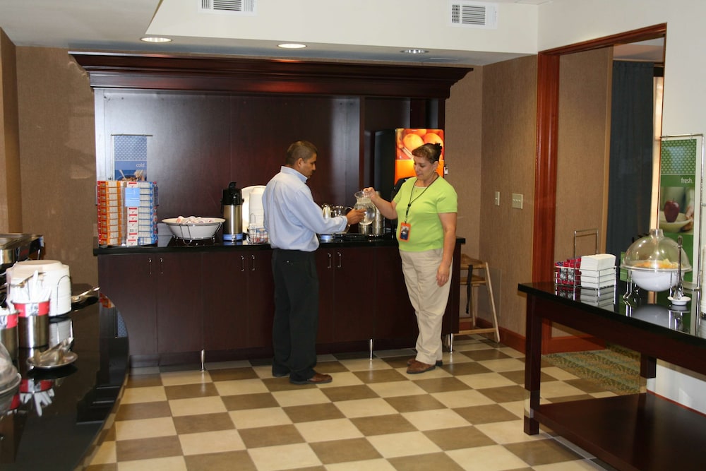 Hampton Inn Las Vegas North Speedway 11/44